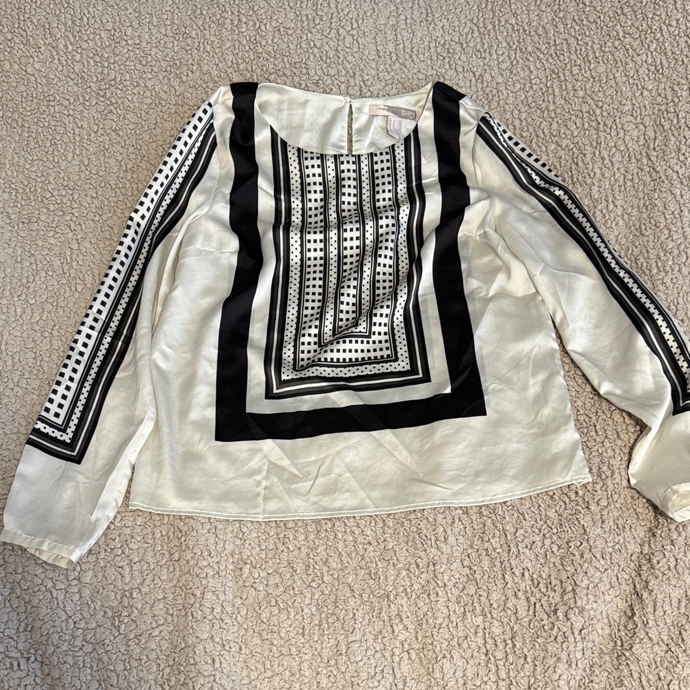 Forever 21 Black and Cream Geometric Blouse